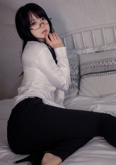 欧美西装男人_最近手机在线观看