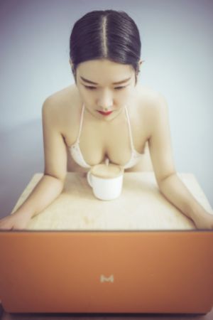 成人色版童话村不雅视频网站_超清日本电影免费