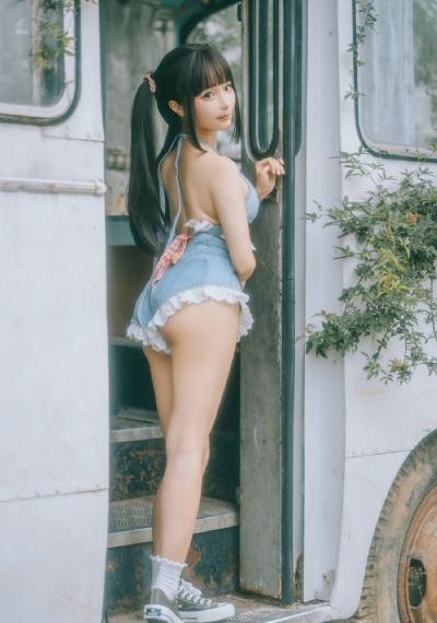 日韩精品成人色女帝薰子_乱人伦精品视频在线观看